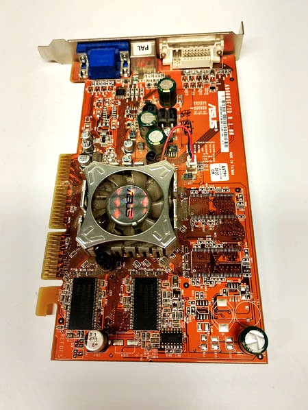 ASUS A9600SE AGP näytönohjain.