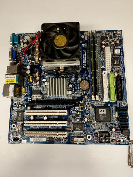 Fujitsu Siemens GA-K8RS482M - emolevy.